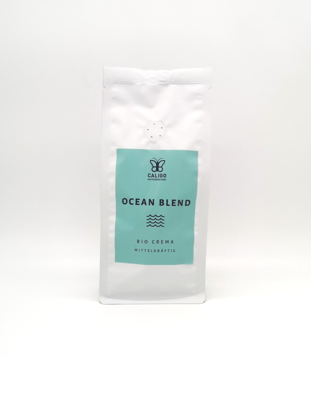 Ocean Blend Bio Crema Projektkaffee der Caligo Kaffeerösterei in weißer Kaffeetüte