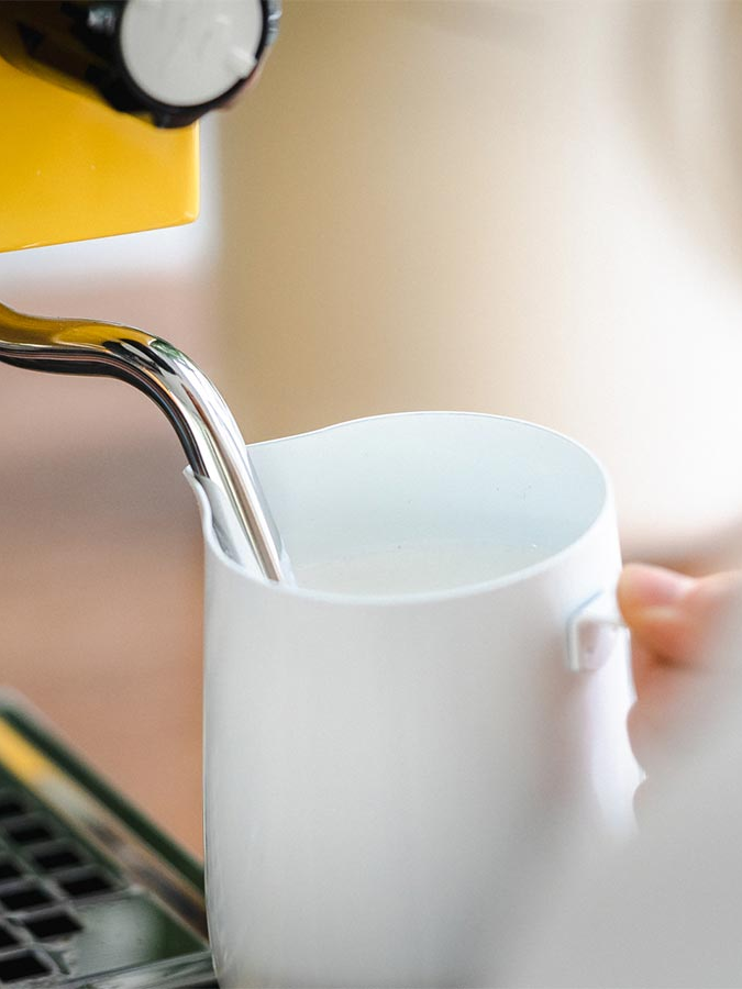 Rhino Stealth Milk Pitcher - Milchkännchen 600ml - weiß